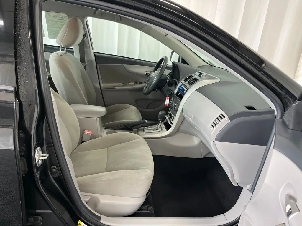 Used 2012 Black Toyota LE image 18