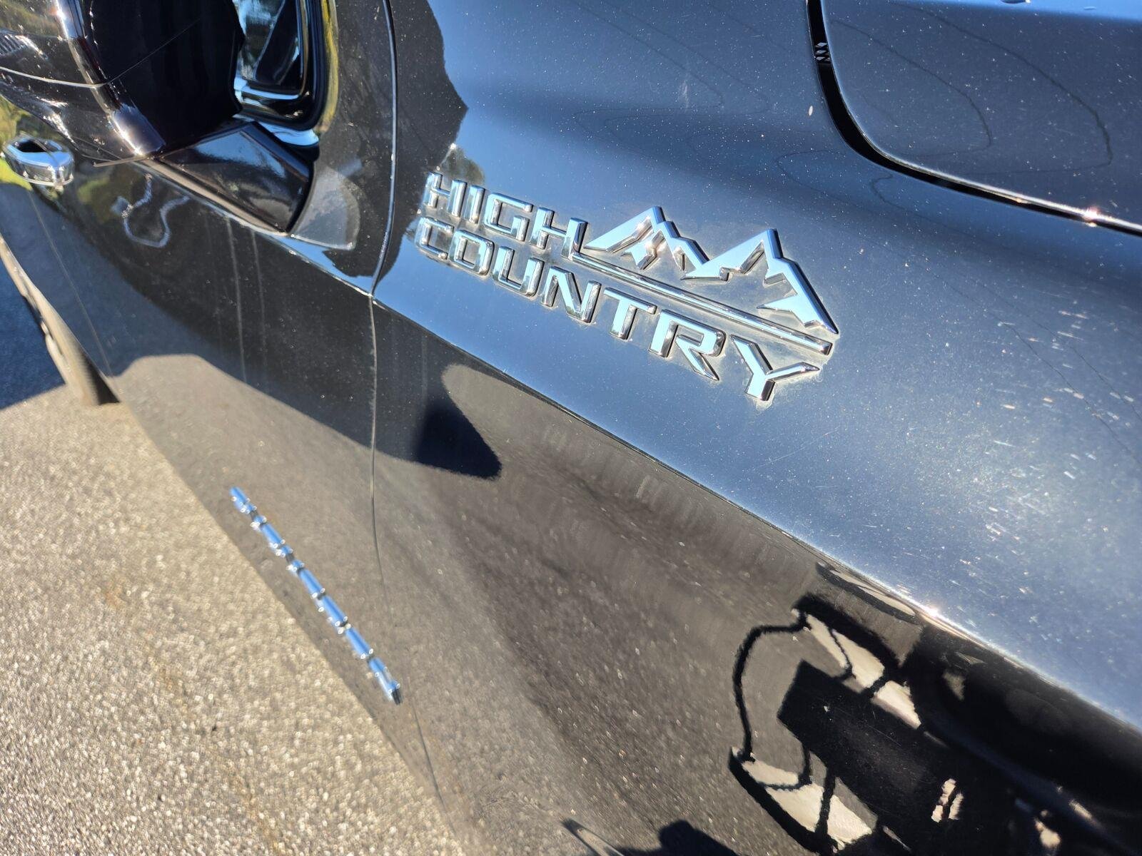Used 2024 Black Chevrolet High Country image 5