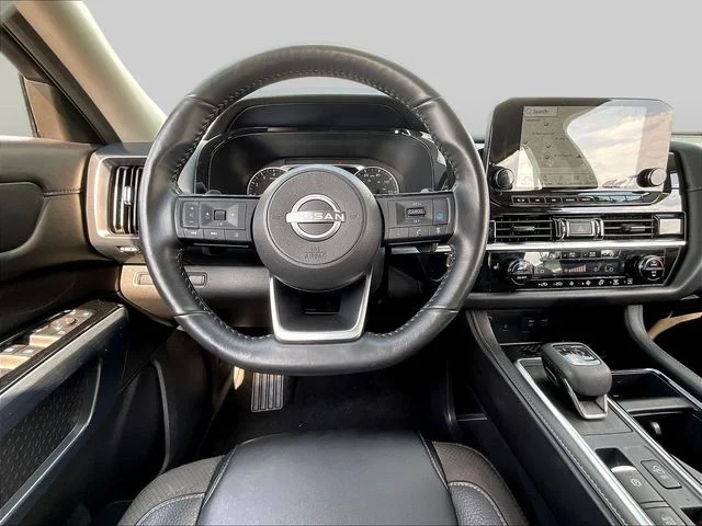 Used 2025 Silver Nissan SL image 10
