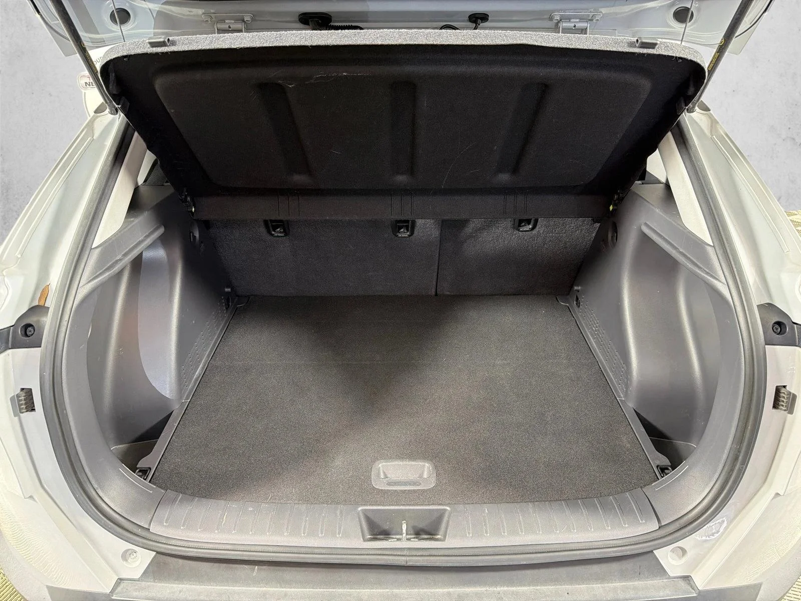 Used 2024 White Hyundai SEL image 18