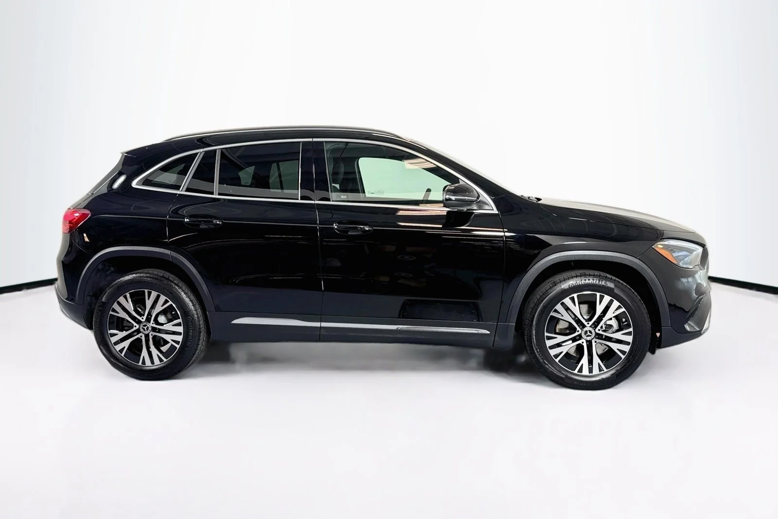 Used 2026 Night Black Mercedes-Benz GLA 250 image 4