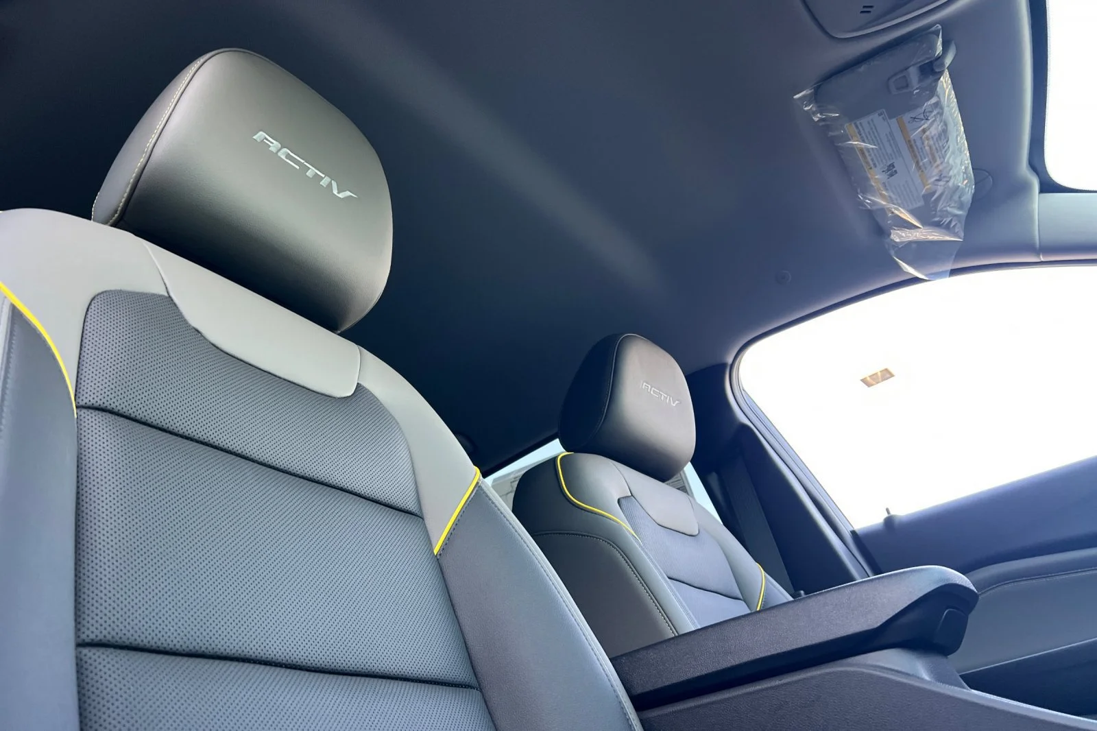 New 2026 Mosaic Black Metallic Chevrolet ACTIV image 17