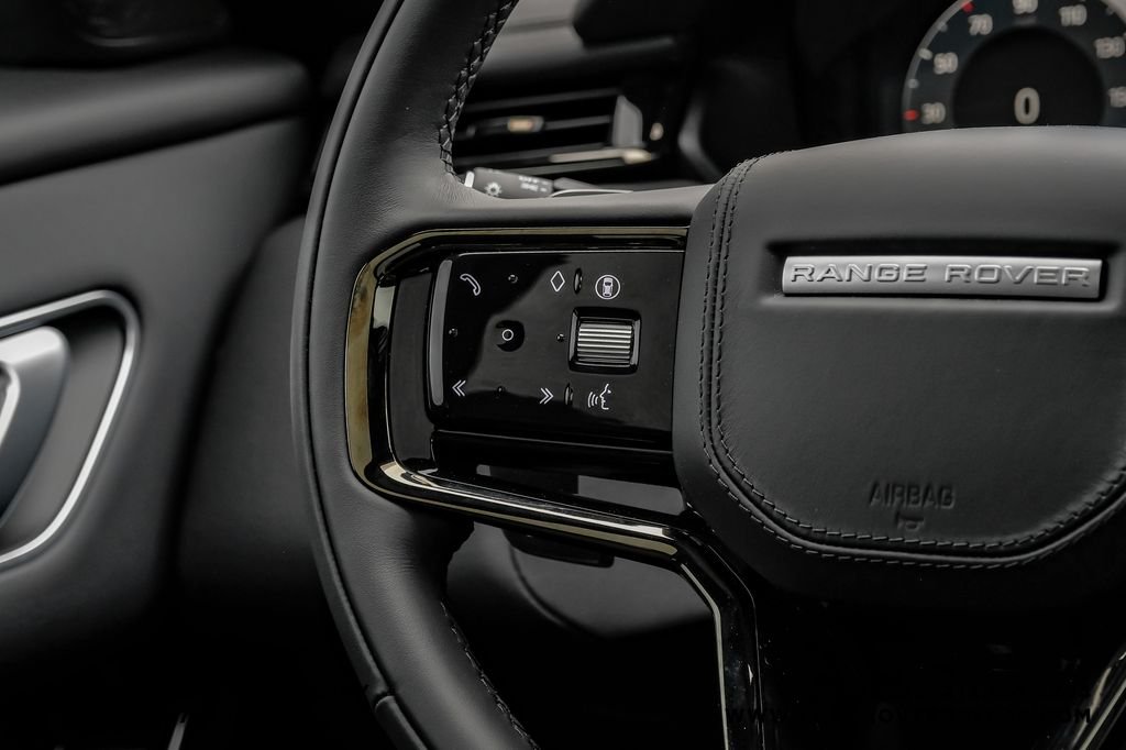 New 2026 Fuji White Land Rover Dynamic SE image 18