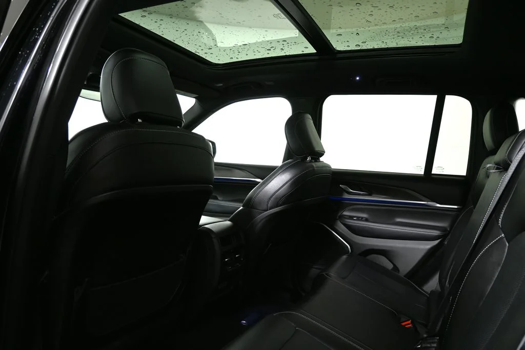 2023 Jeep Grand Cherokee Overland - Photo 33