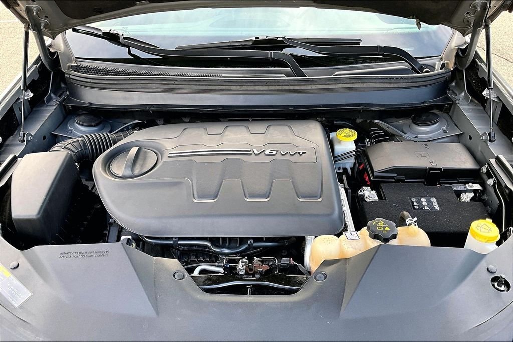 Used 2021 Gray Jeep Limited image 9