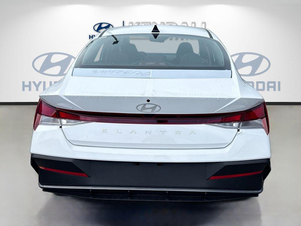 New 2026 Serenity White Hyundai SE image 5