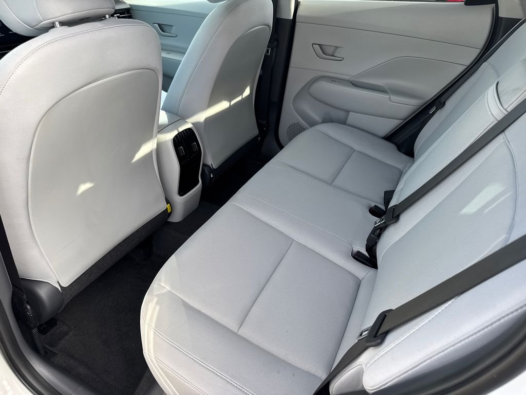 Used 2026 White Hyundai SEL Sport image 18
