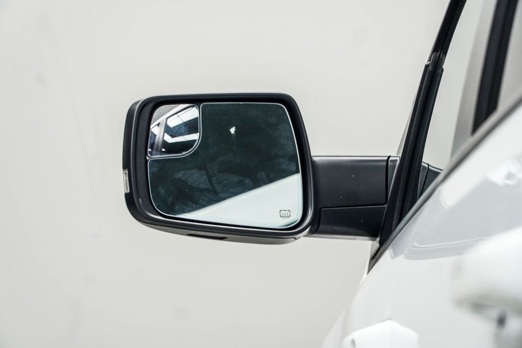 Used 2022 White Ram Big Horn/Lone Star image 14