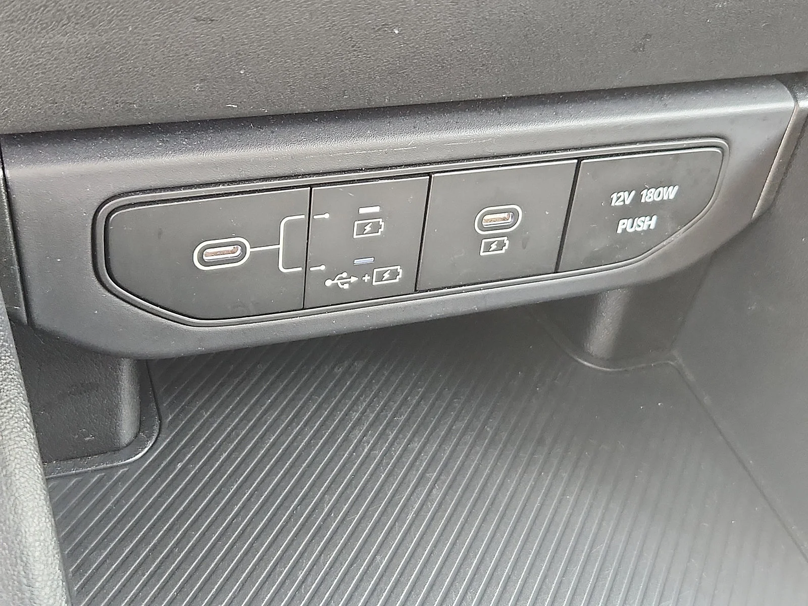 Used 2025 Red Kia LXS image 22