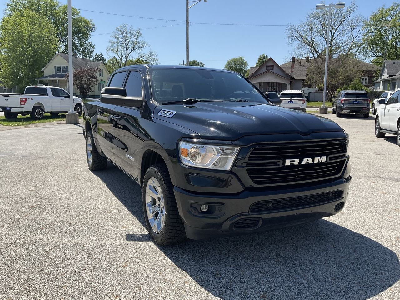 2019 RAM 1500 Big Horn/Lone Star 4x4 Crew Cab 5'7's photo