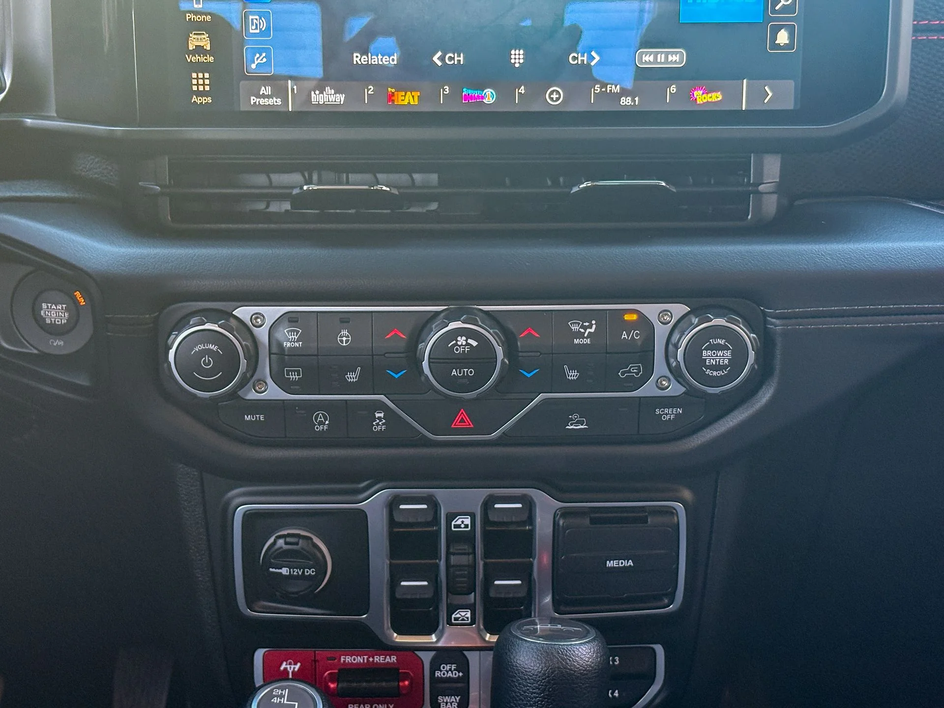 Used 2025 Gray Jeep Rubicon image 28