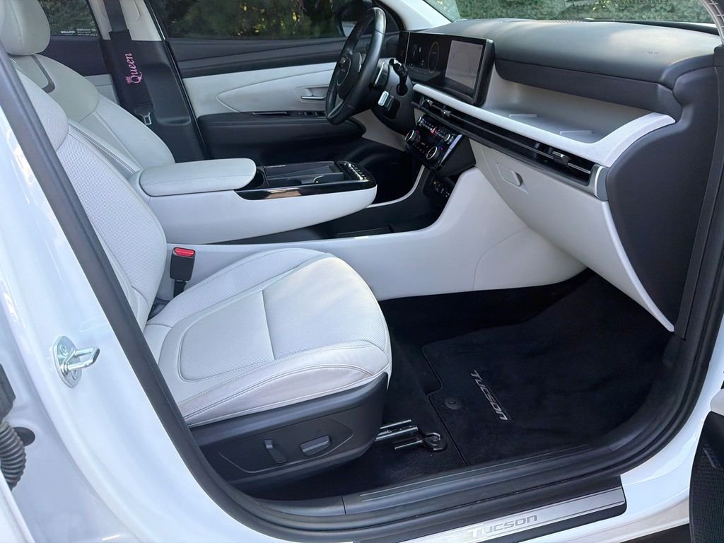 Used 2025 White Hyundai Limited image 13