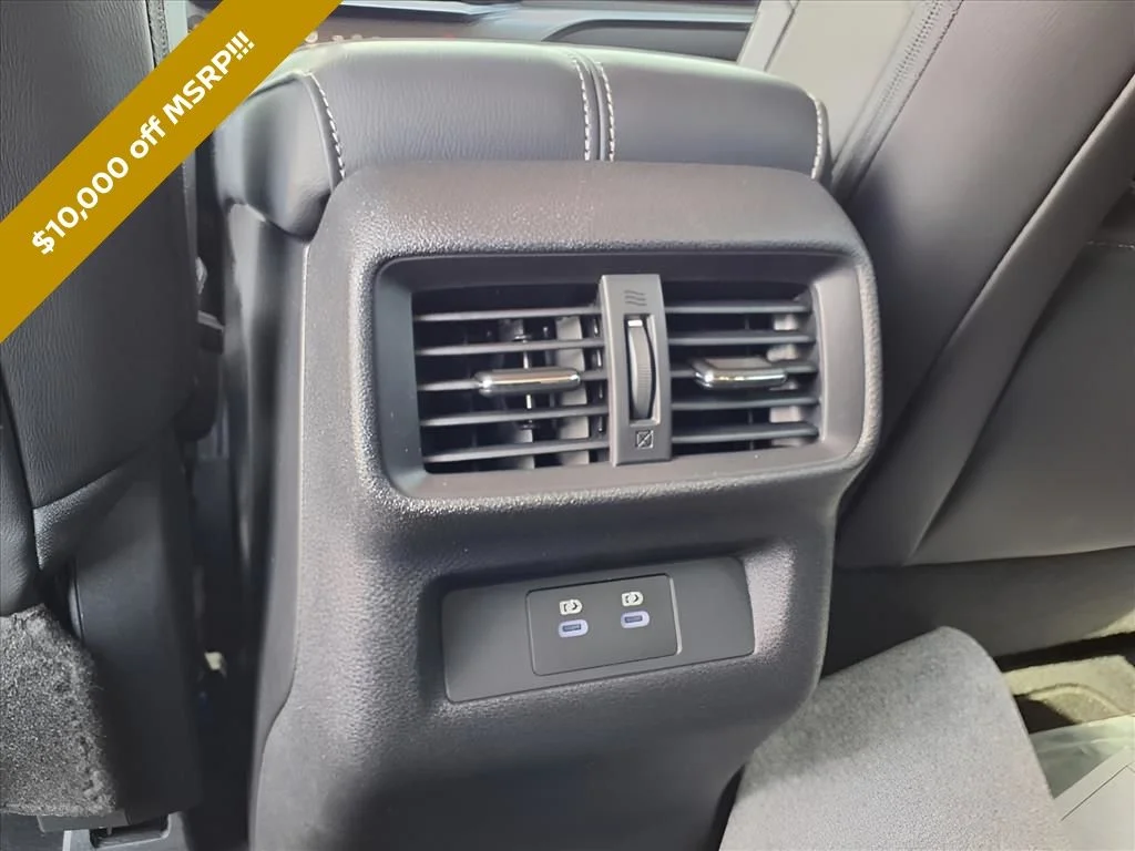 New 2025 Everest White TriCoat Nissan SV image 8