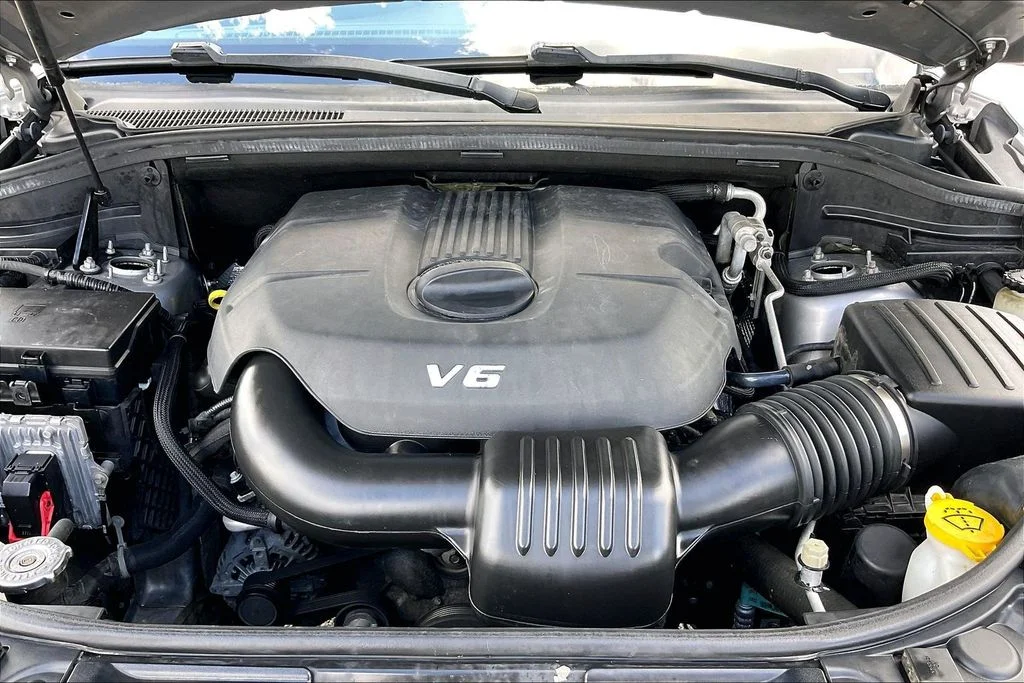 Used 2015 Silver Dodge Limited image 29