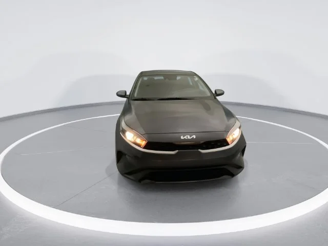 Used 2023 Gray Kia LXS image 4