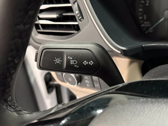 Used 2022 White Ford SEL image 18