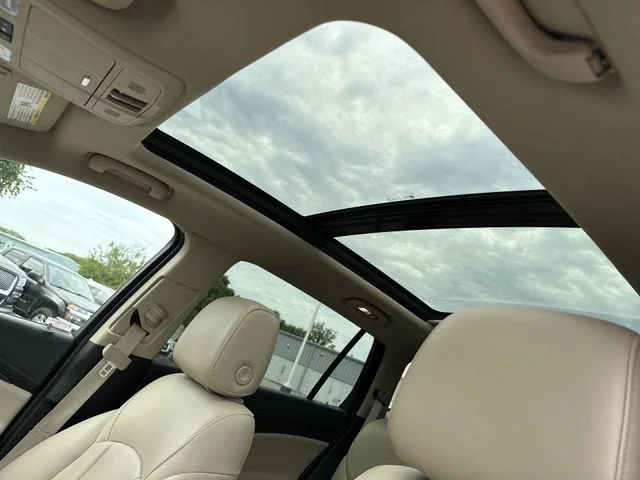 Used 2018 Brown Buick Essence image 18
