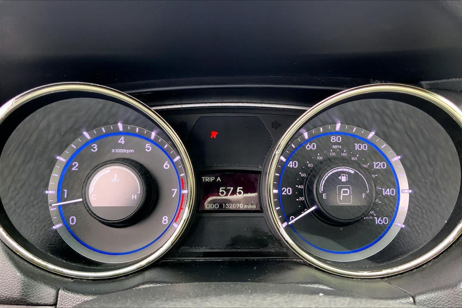 Used 2012 Radiant Silver Hyundai GLS image 25