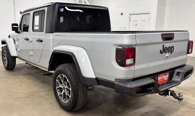 Used 2024 Silver Jeep Sport S image 4