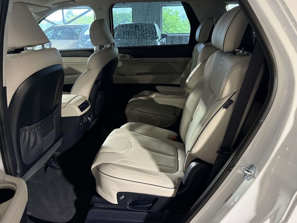 Used 2024 White Hyundai Calligraphy image 15