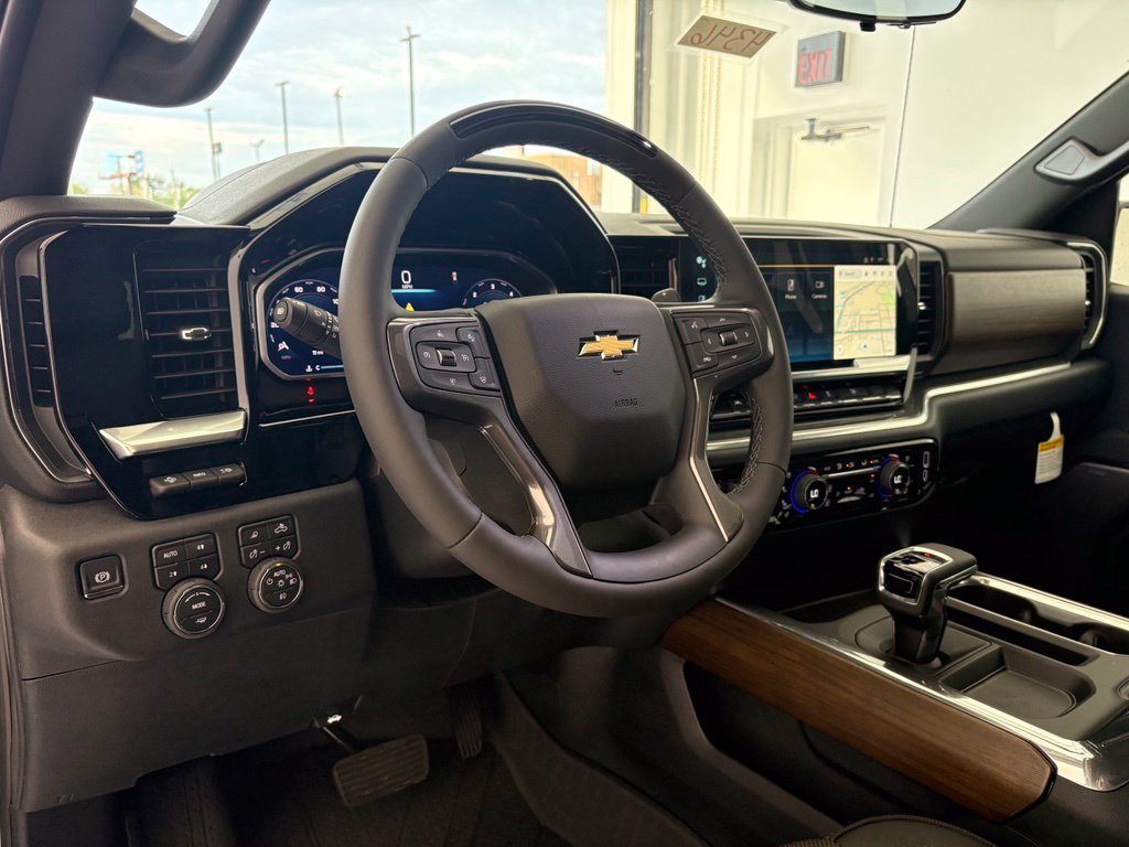 New 2026 Polar White Tricoat Chevrolet High Country image 2