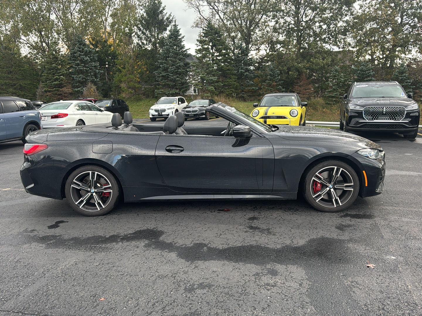 Used 2022 Black Sapphire Metallic BMW M440i xDrive image 2