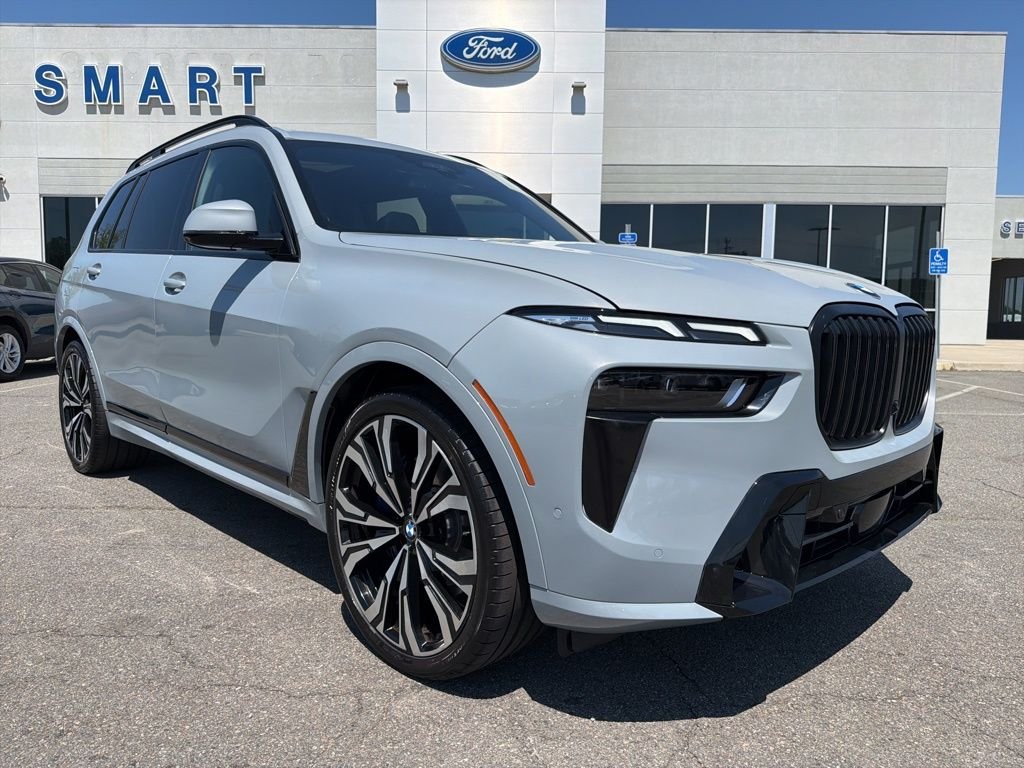 2025 BMW X7 xDrive40i's photo