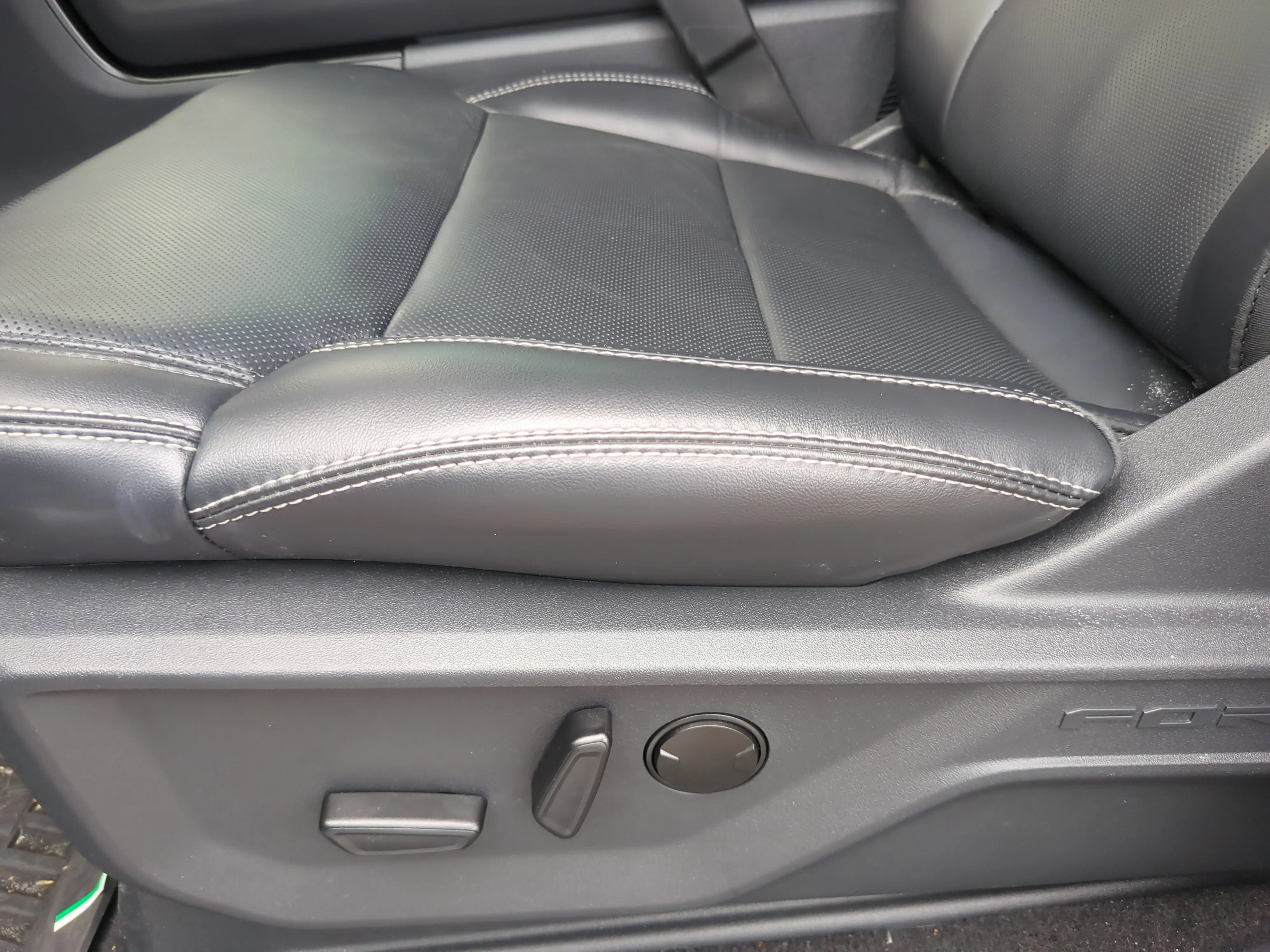 Certified Used 2025 Glacier Gray Metallic Ford Platinum image 26
