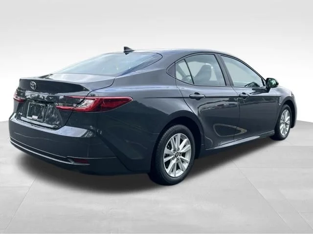 Certified Used 2025  Toyota LE image 5