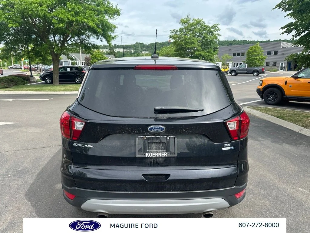 Used 2019 Black Metallic Ford SE image 6