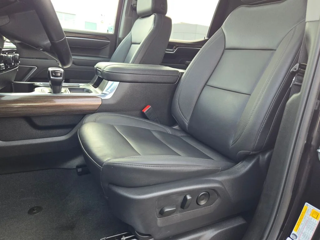 Used 2025 Black Chevrolet RST image 23
