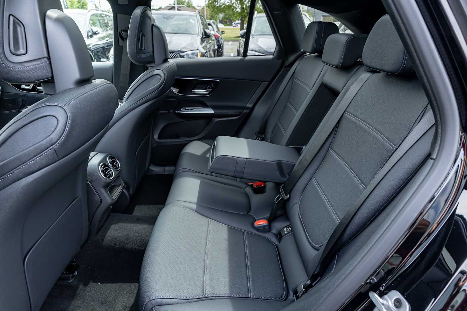New 2026 BLACK Mercedes-Benz GLC 300 image 25