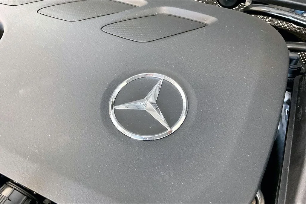 New 2026 Polar White Mercedes-Benz GLB 250 image 29