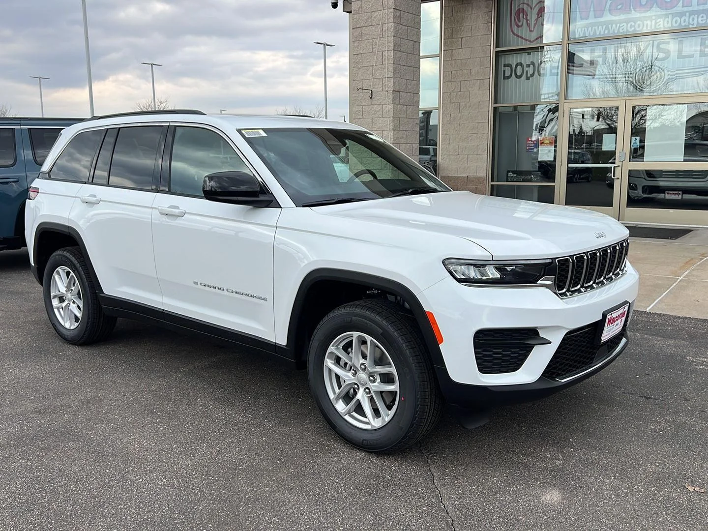 New 2026 Bright White Clearcoat Jeep Laredo X image 2