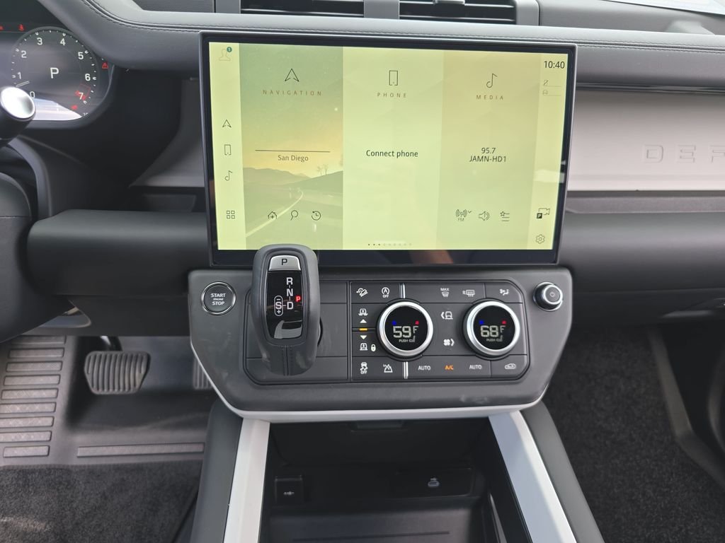 New 2026 Black Land Rover X-Dynamic SE image 21
