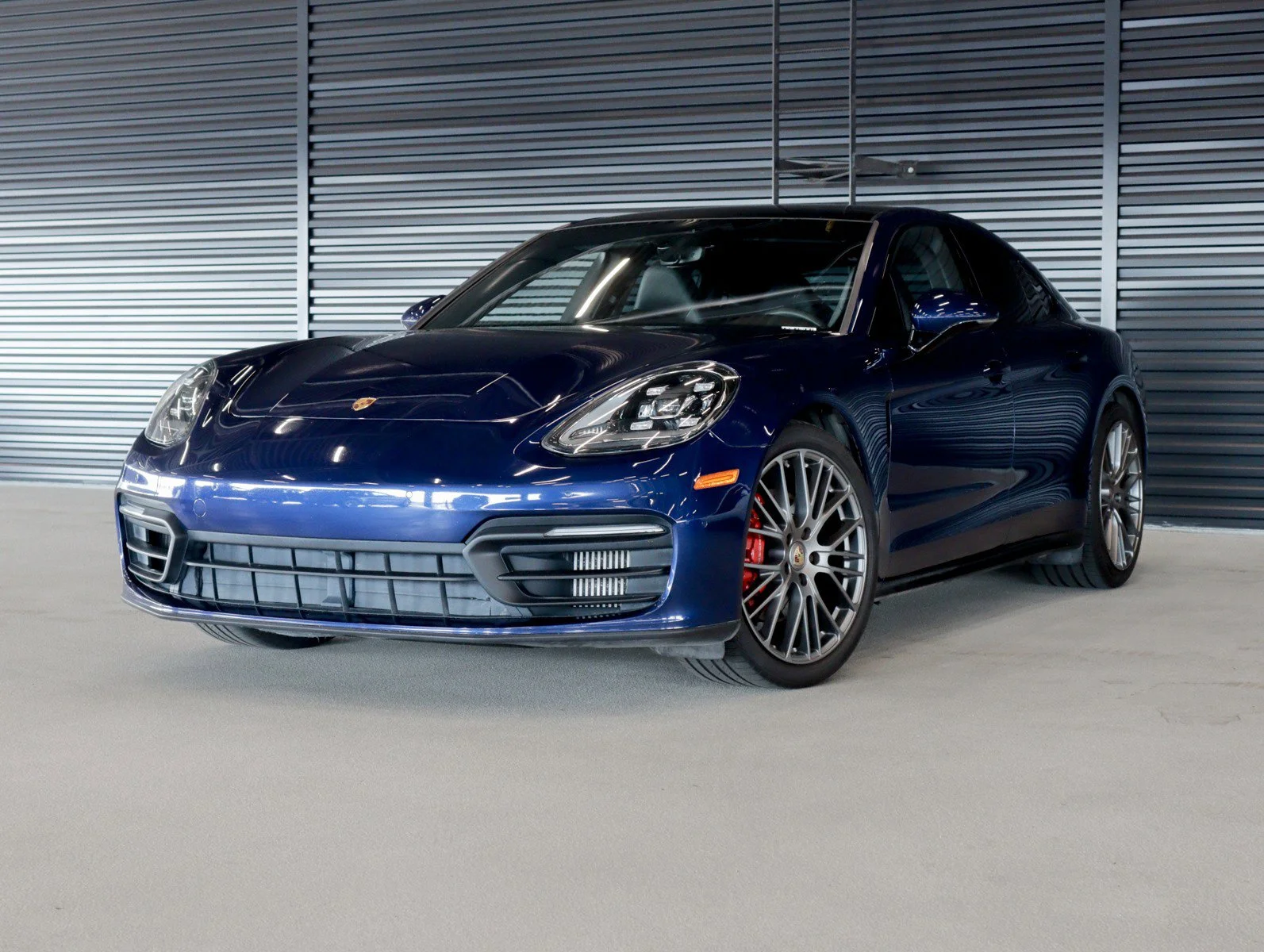 2022 Porsche Panamera 4S's photo