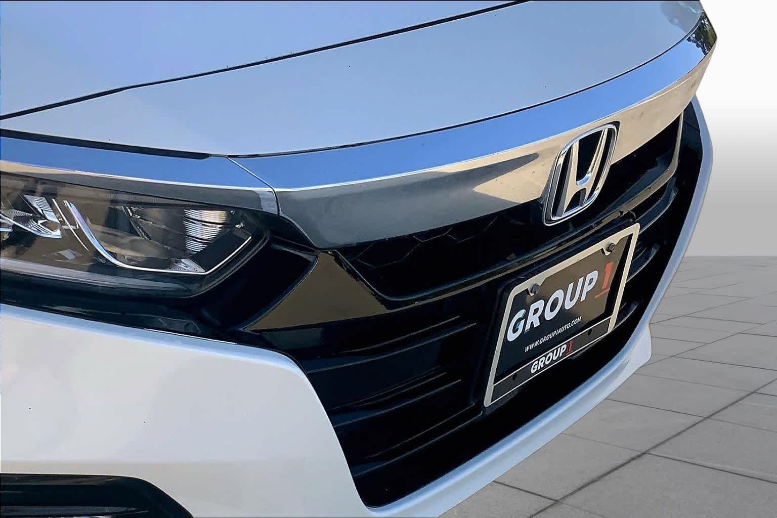 Used 2018 Platinum White Pearl Honda EX 1.5T image 28