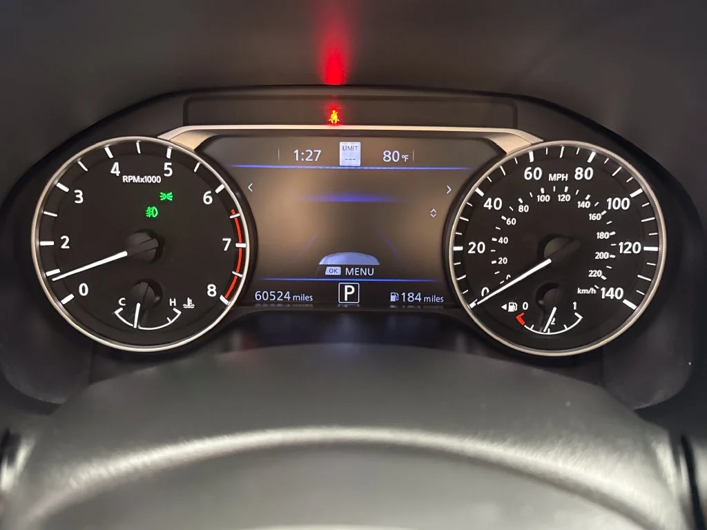 Used 2020 Silver Nissan 2.5 Platinum image 17