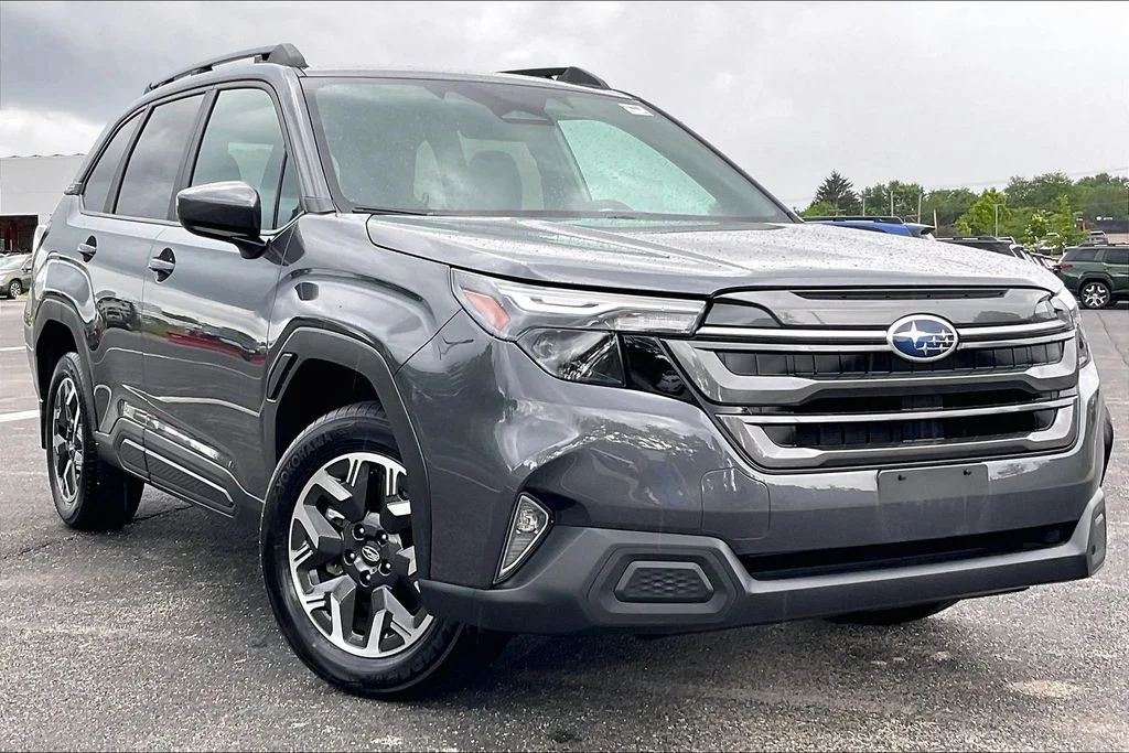 Used 2026 Gray Subaru Premium image 31