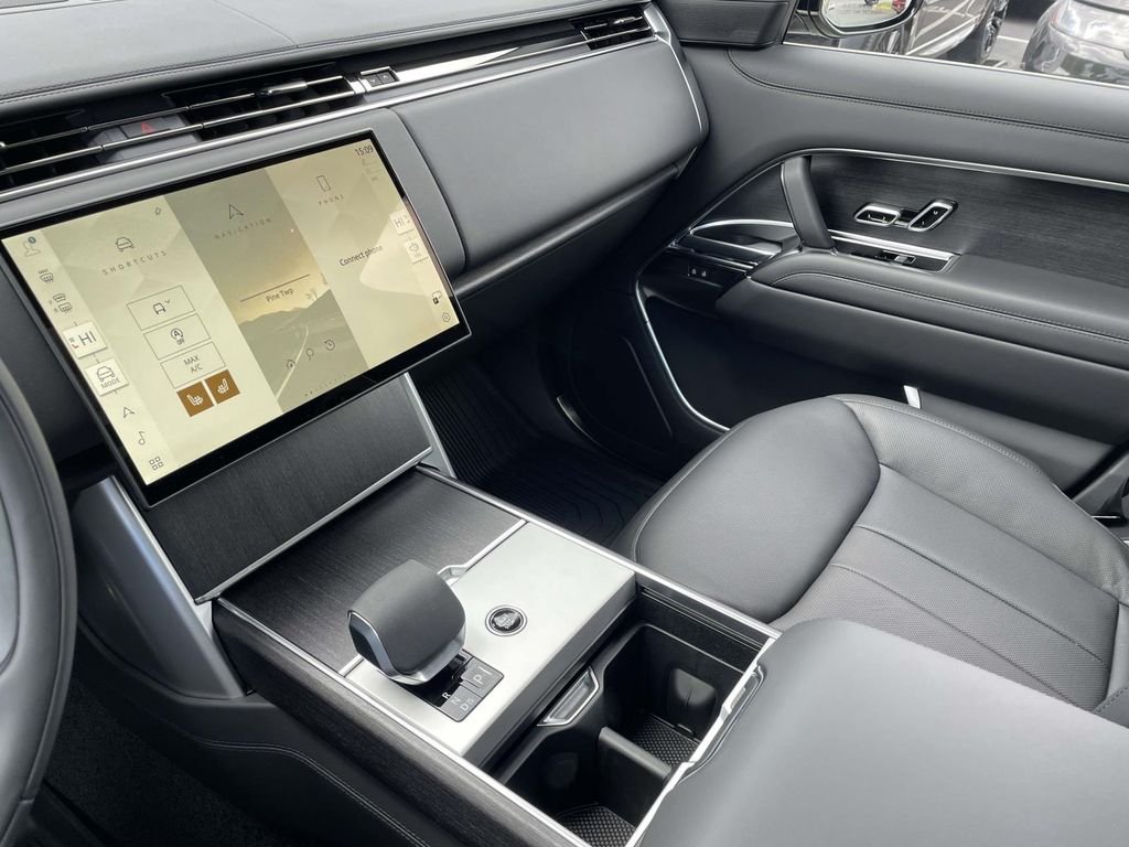 New 2026 Batumi Gold Land Rover SE image 31
