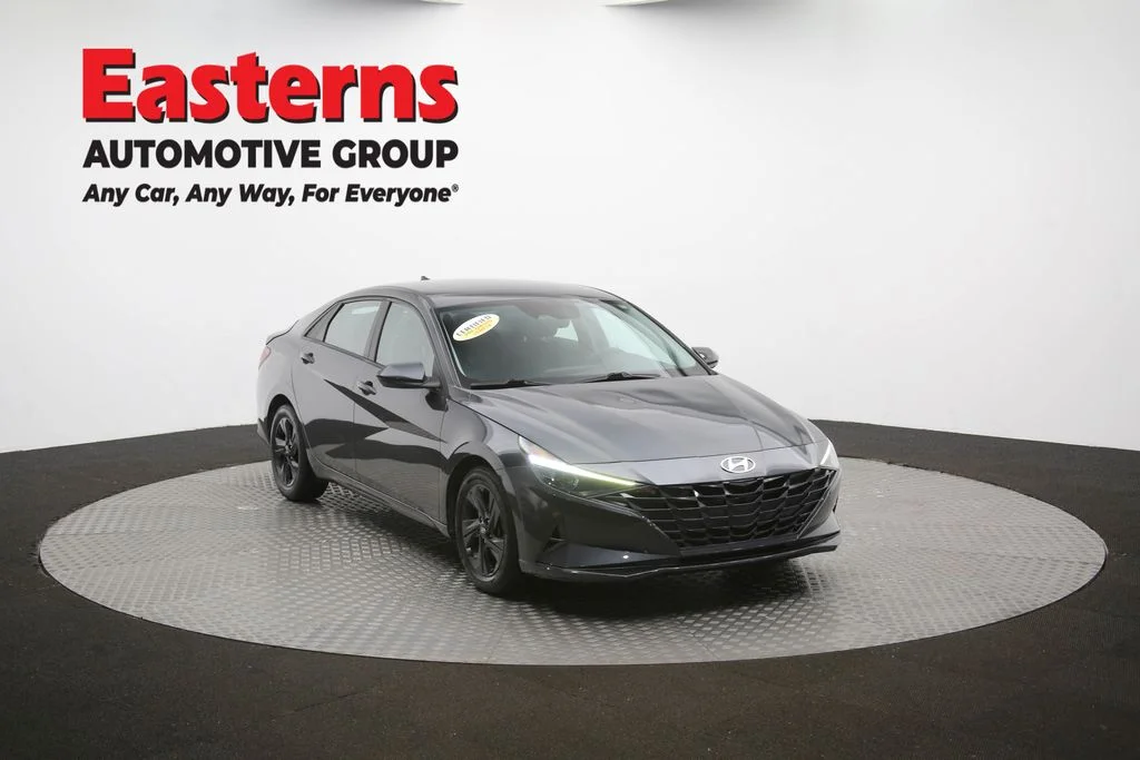 Used 2021 Gray Hyundai SEL image 49