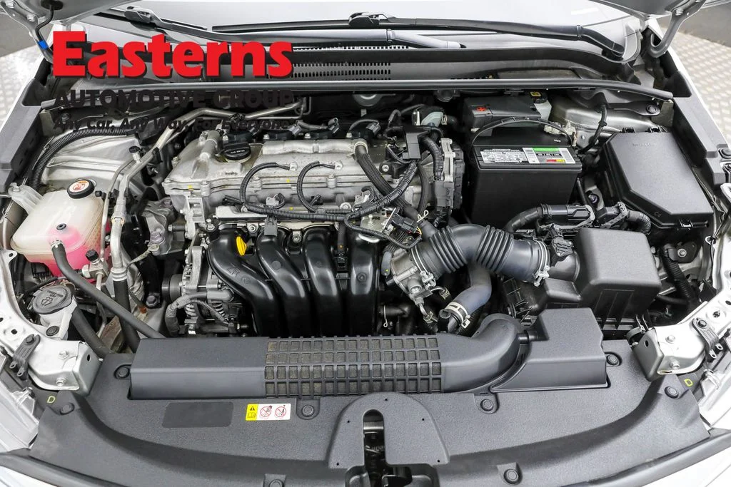 Used 2022 Silver Toyota LE image 7