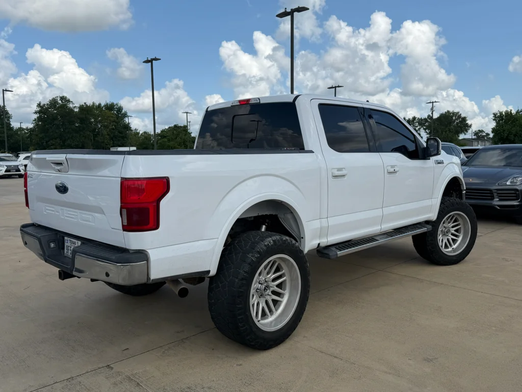 Used 2018 White Platinum Metallic Tri-Coat Ford LARIAT image 6