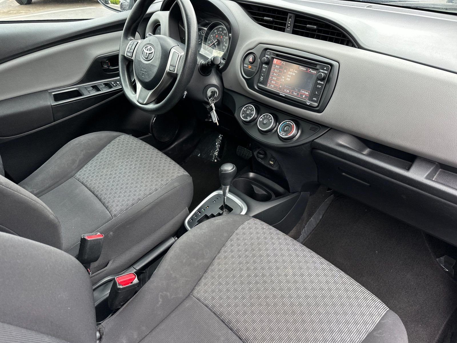 Used 2017 Silver Toyota L image 15