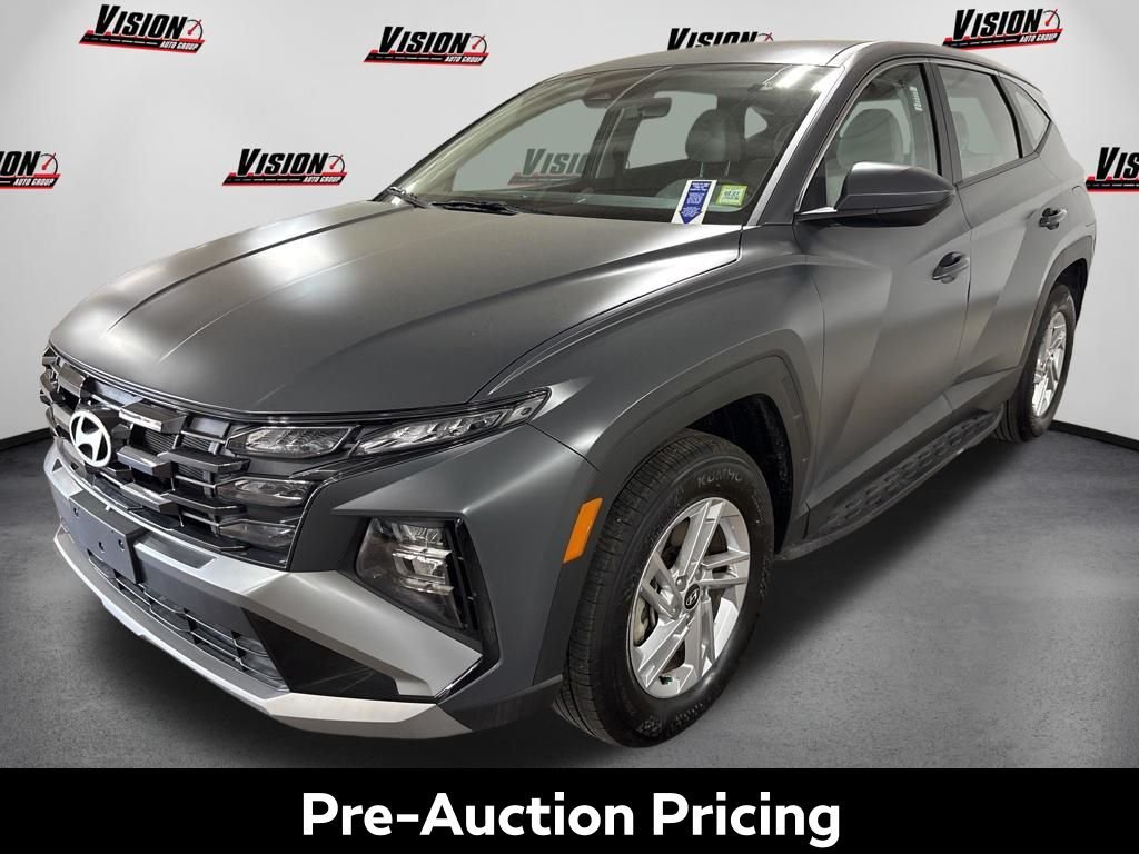 Certified Used 2025 Gray Hyundai SE image 1