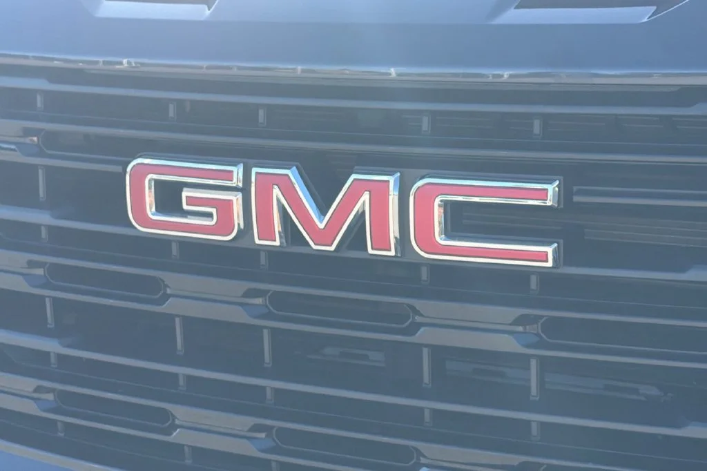 Used 2024 Titanium Rush Metallic GMC Elevation image 39