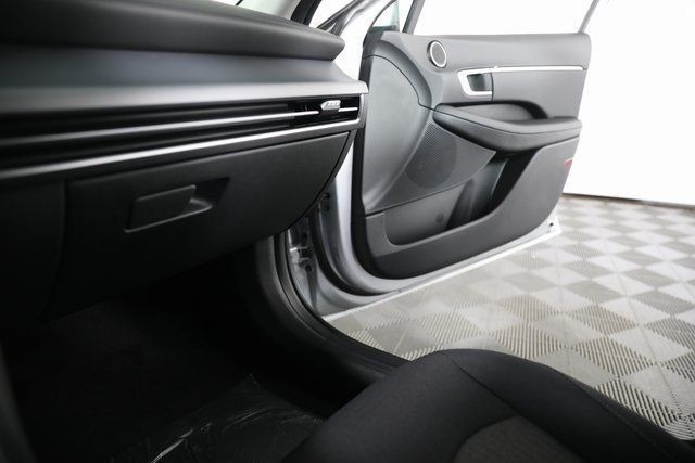 New 2026 Silver Hyundai SEL Sport image 14