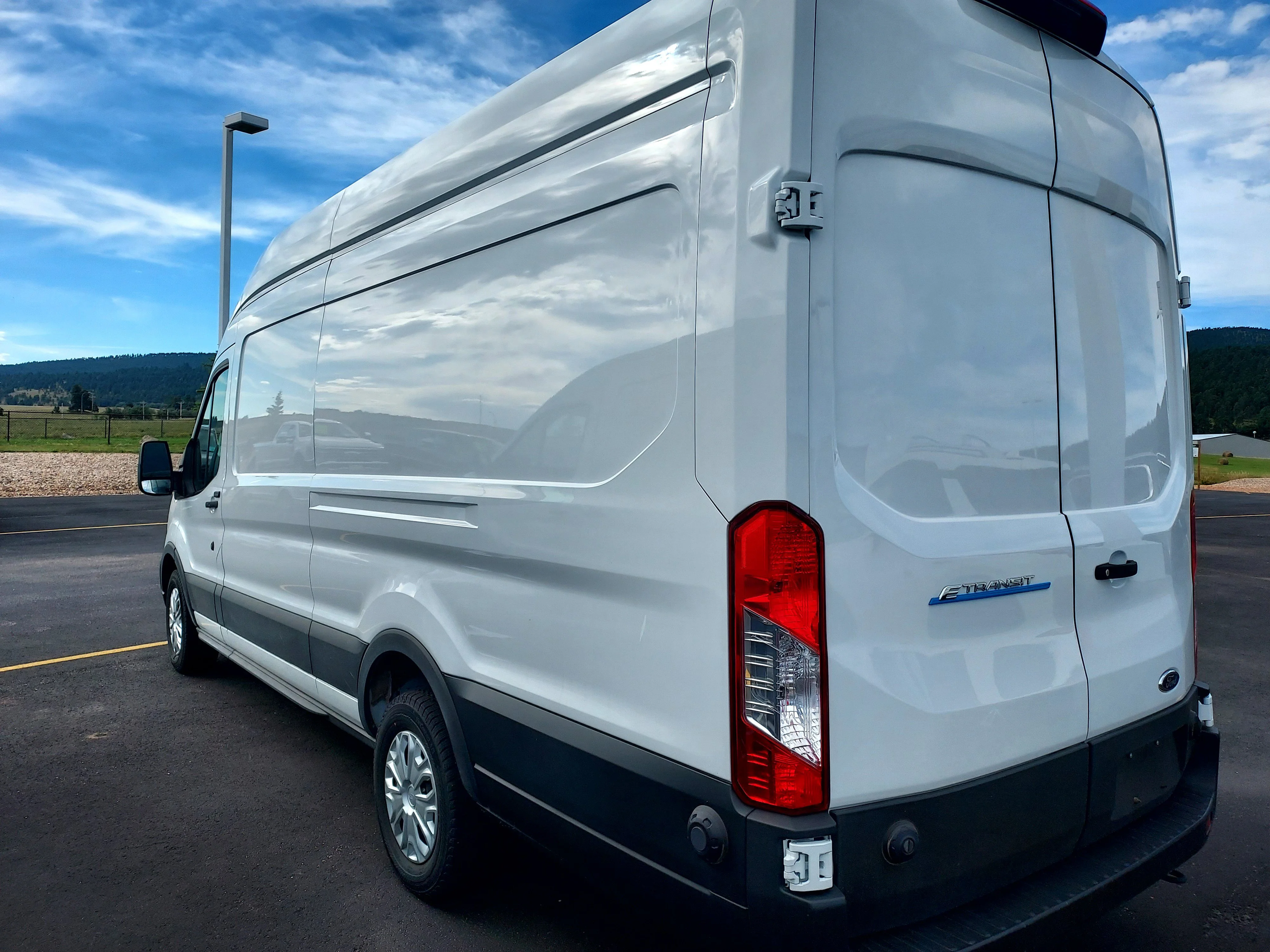 Used 2023 Oxford White Ford  image 4
