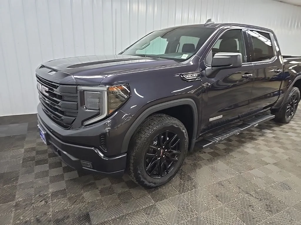Used 2022 Silver GMC Elevation image 8