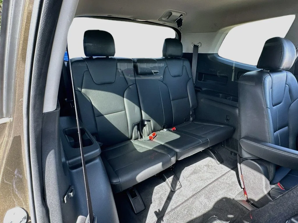 Certified Used 2022 Green Kia EX image 28